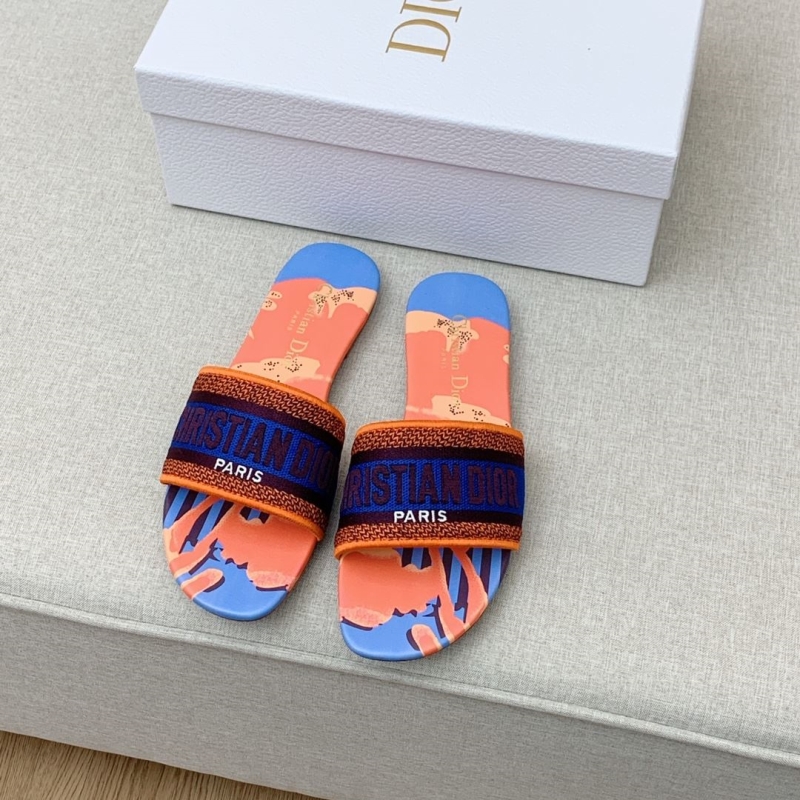 ch**an D*or slippers